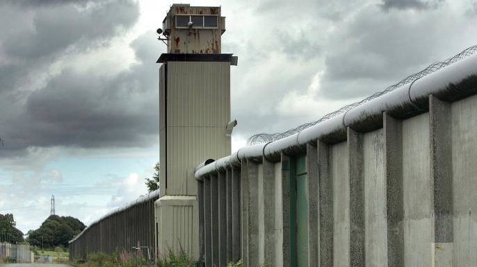 8 Remarkable Prison Breaks